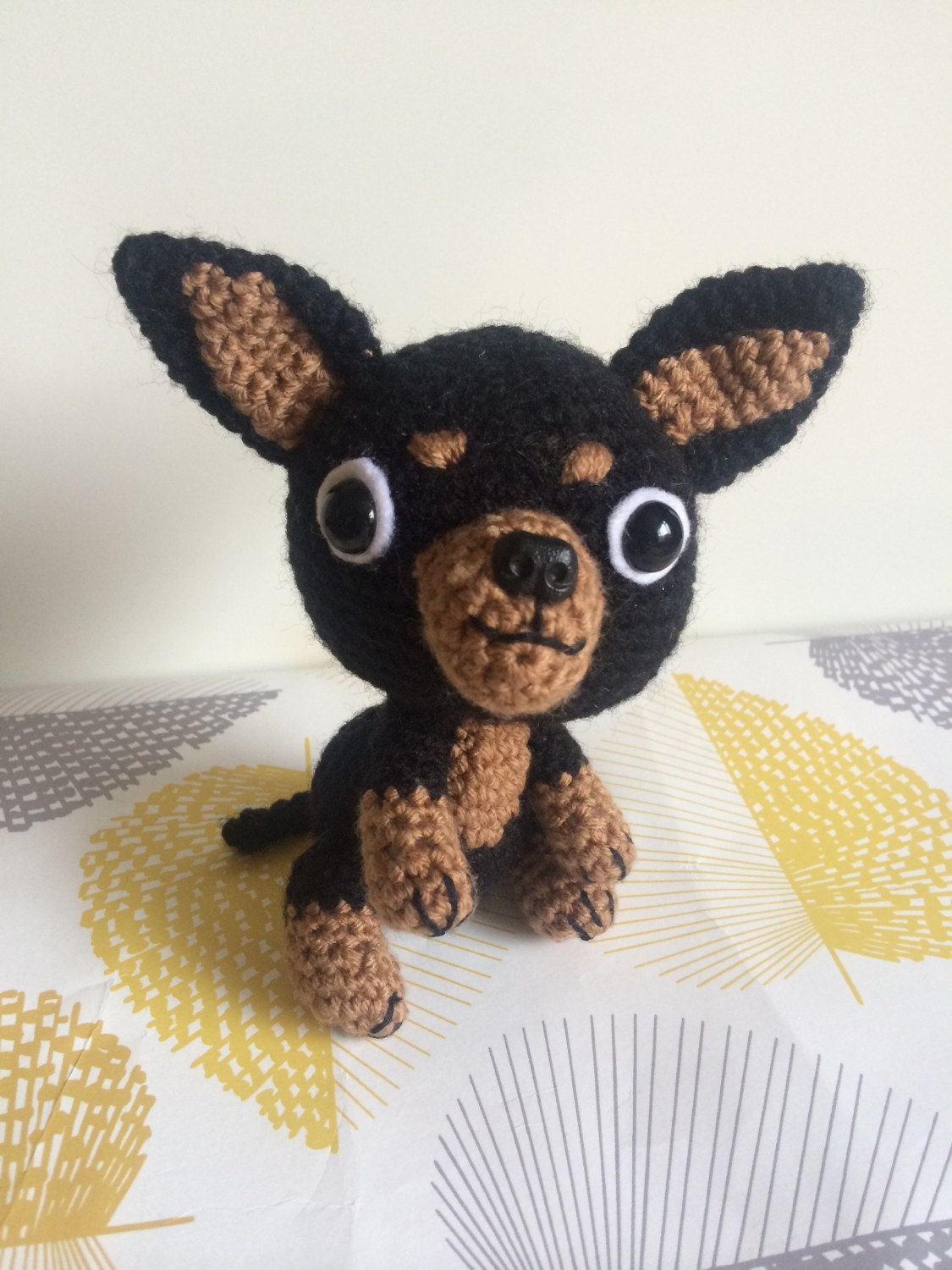 Crochet Chihuahua Dog with Bone & Bowl, Handmade Crochet Toy, Chihuahua Gift, Dog Gift, Chihuahua Plushie, Dog Lovers Gift